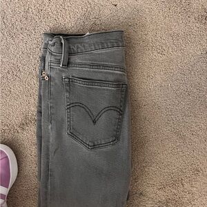 Wedgie Straight Levi’s sz 28